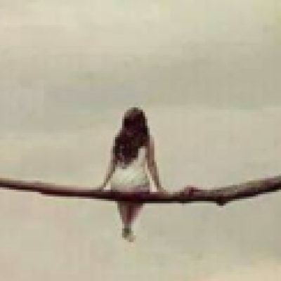 صورة بنت يائسة